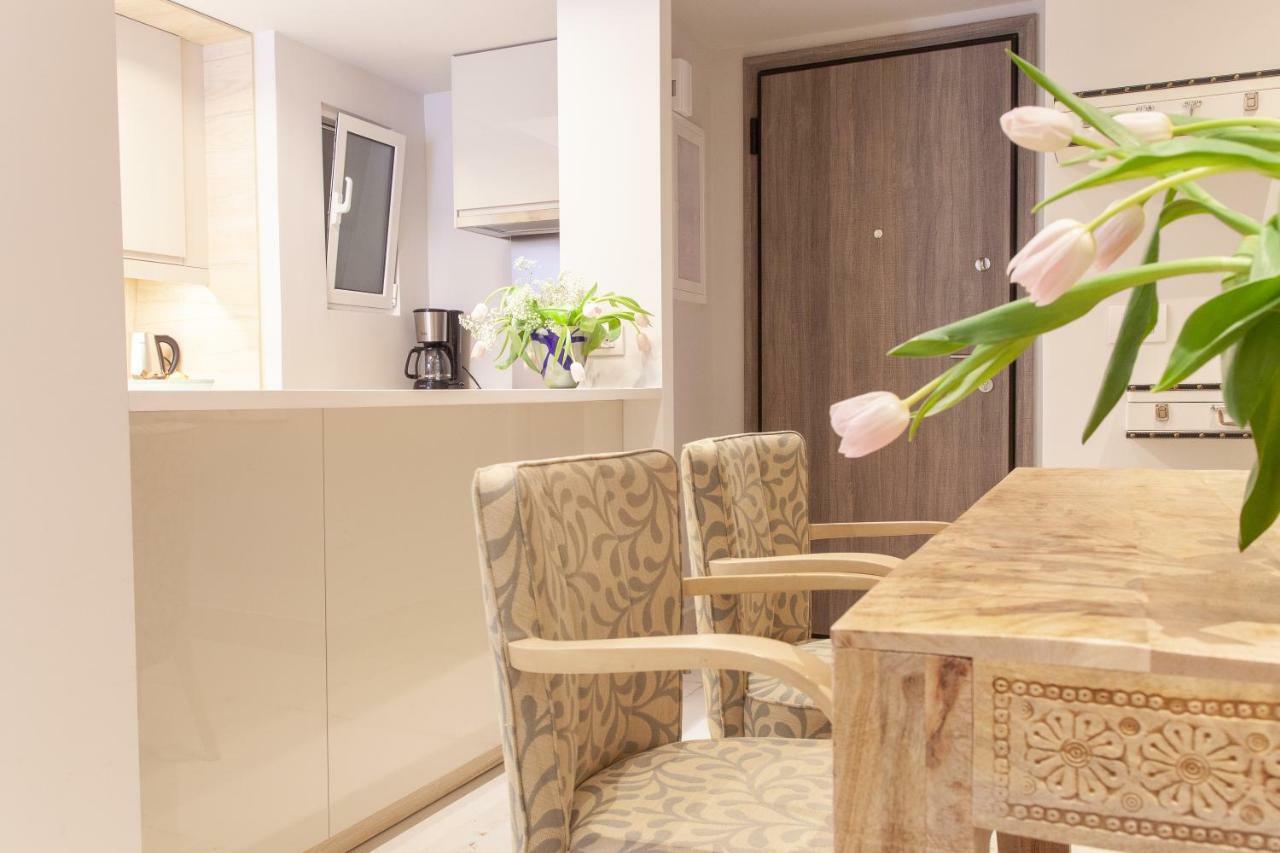 Sweet Suite Flora In Vouliagmeni アテネ エクステリア 写真