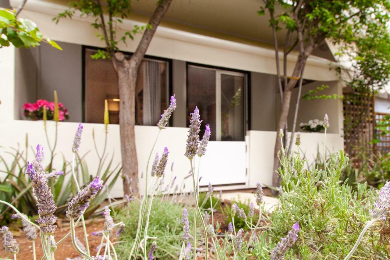 Sweet Suite Flora In Vouliagmeni アテネ エクステリア 写真