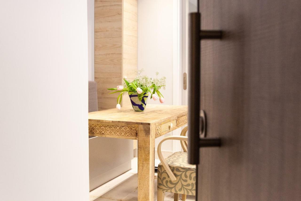Sweet Suite Flora In Vouliagmeni アテネ エクステリア 写真