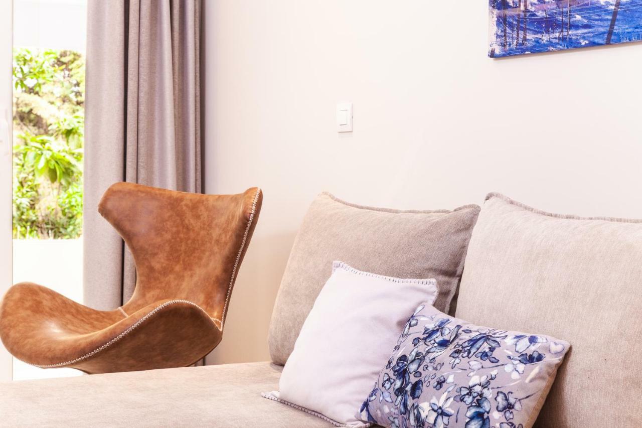 Sweet Suite Flora In Vouliagmeni アテネ エクステリア 写真